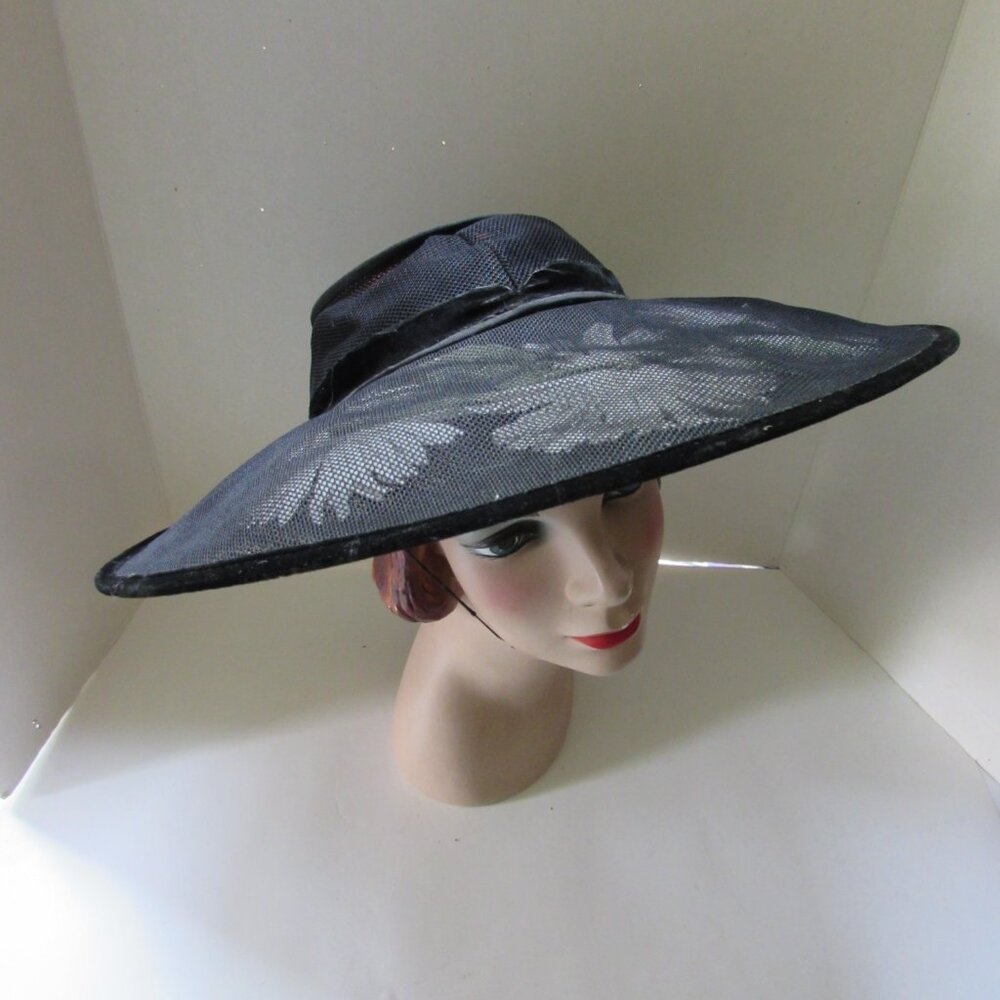 SALE Vintage Wide Brim Black Hat with Hidden White Daisy Swag - Picture 6 of 14